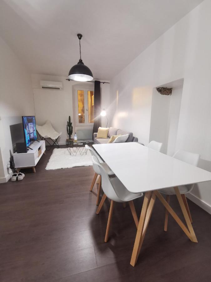 Charmant T2 Hyper Centre Apartment อฌักซิโอ้ ภายนอก รูปภาพ